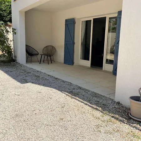 Appart. bas de villa de 50m2 avec parking privatif La Ciotat Extérieur photo